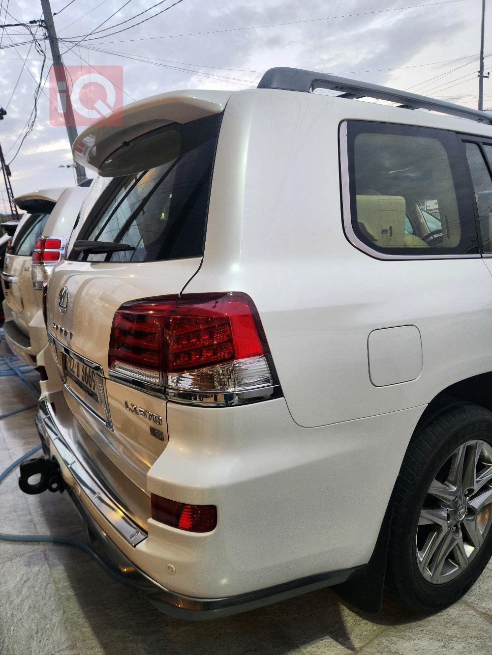 Lexus LX